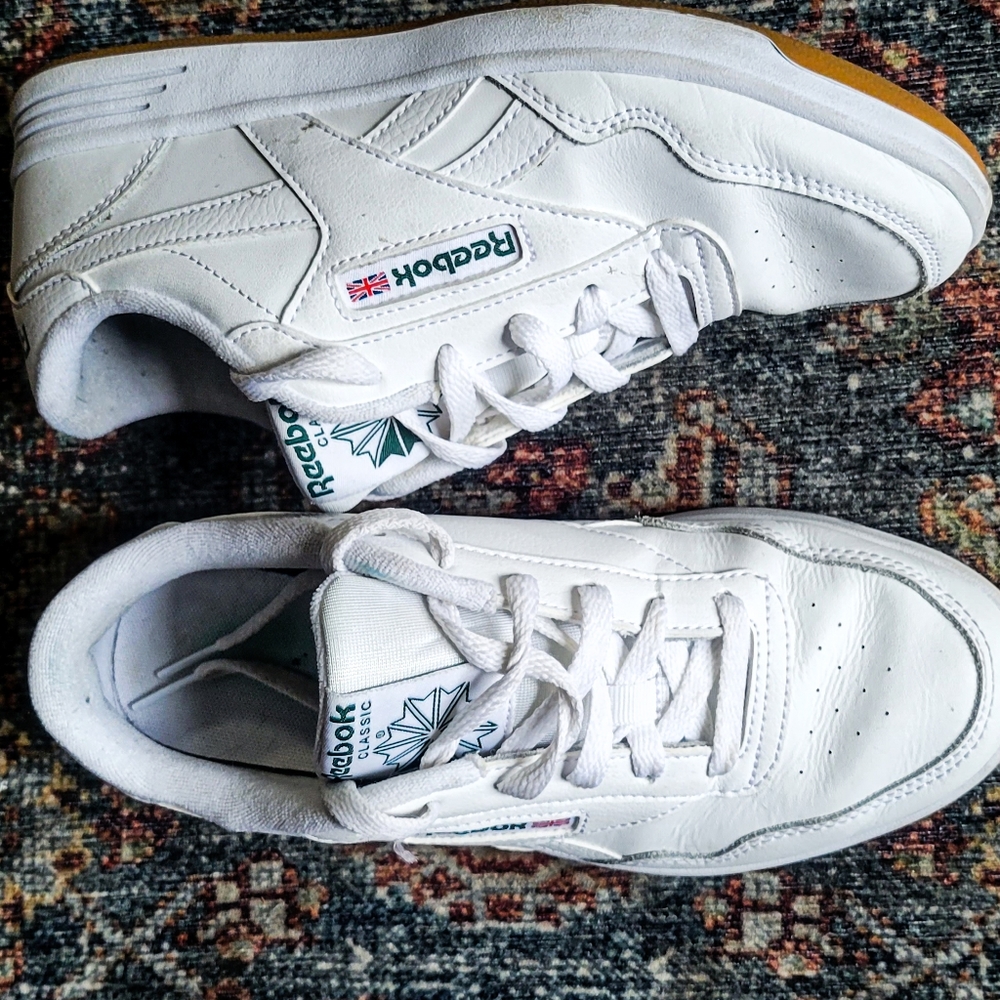 White Gum Sole Reebok Classic size 7.5